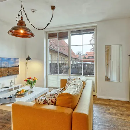 Adelheit I, Apartment